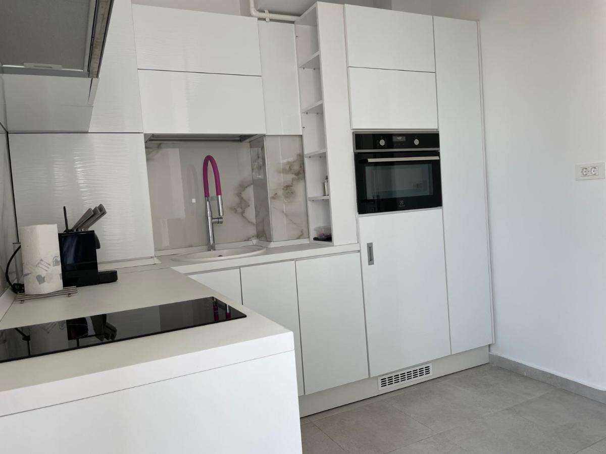 Luxury Westpark 2-Room Apartment Lakeview W5 บูคาเรสต์ ภายนอก รูปภาพ