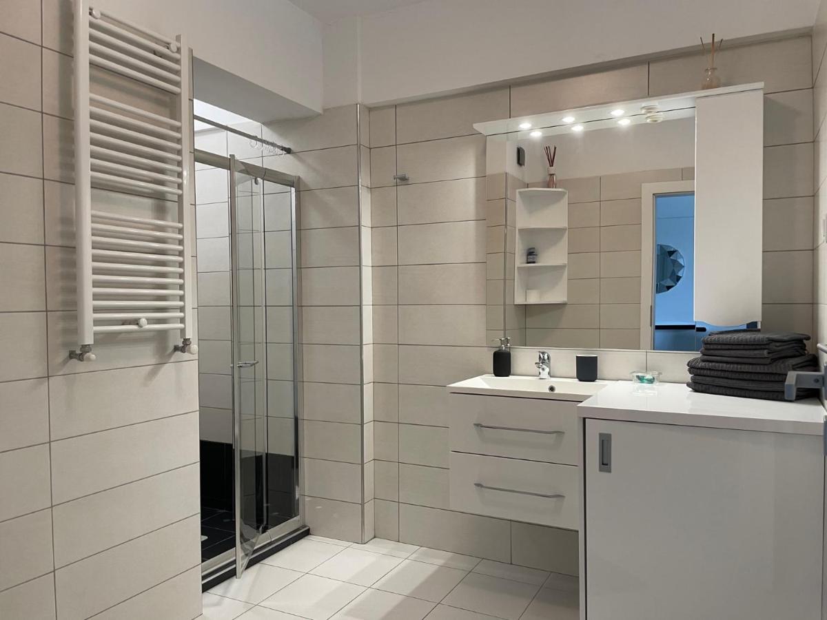 Luxury Westpark 2-Room Apartment Lakeview W5 บูคาเรสต์ ภายนอก รูปภาพ