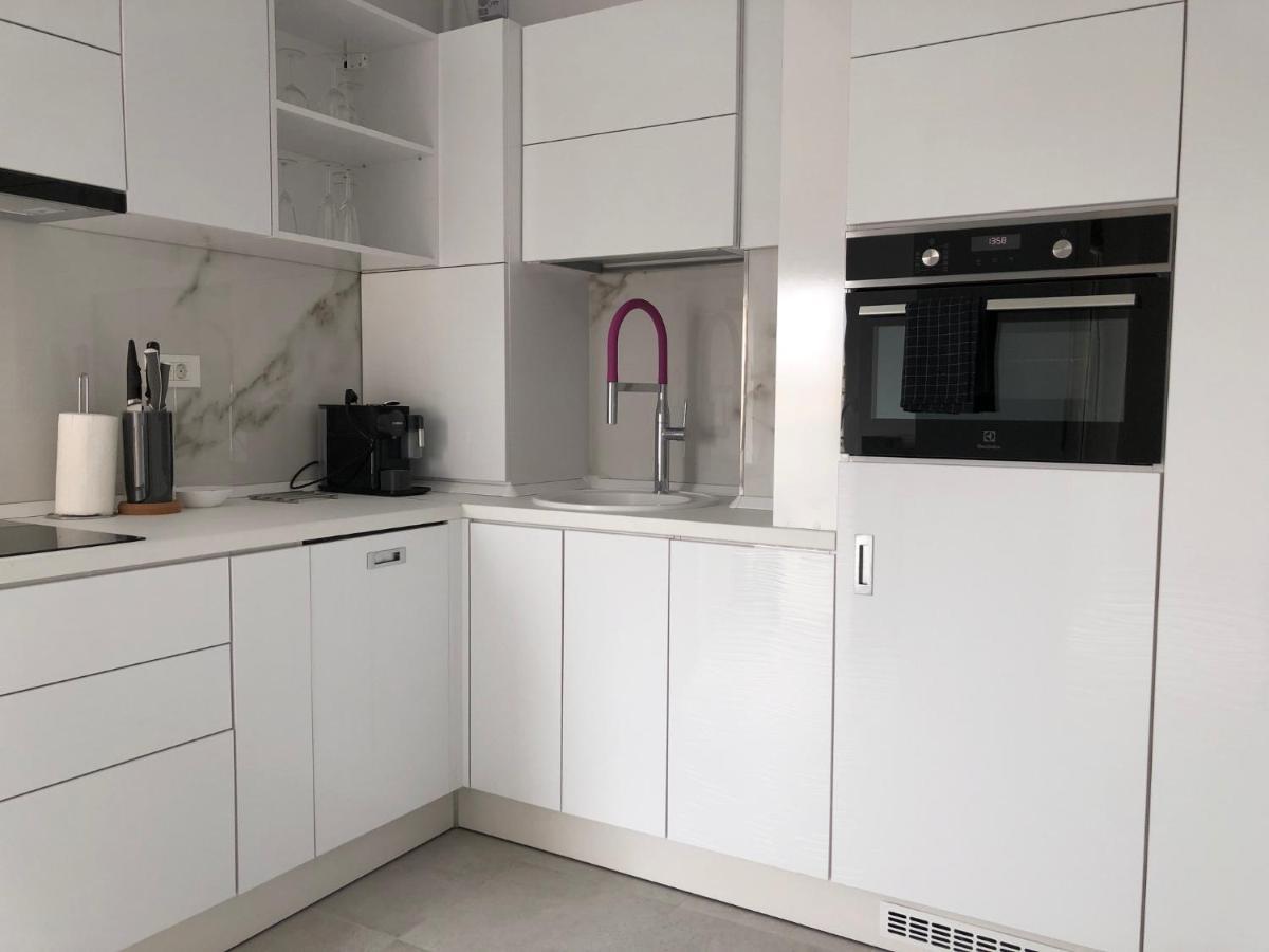 Luxury Westpark 2-Room Apartment Lakeview W5 บูคาเรสต์ ภายนอก รูปภาพ